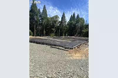 570 Tunnel Rd, Glendale, OR 97442 - Photo 8