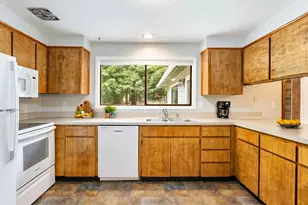 1229 SE 139th Ave, Portland, OR 97233 - Photo 6