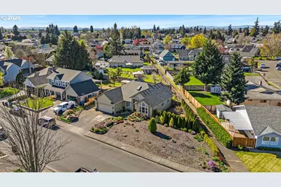 921 Hermanson St, Woodburn, OR 97071 - Photo 42