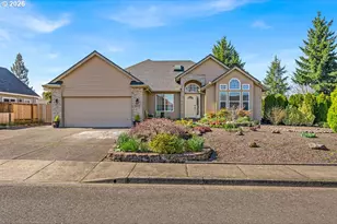 921 Hermanson St, Woodburn, OR 97071 - Photo 2