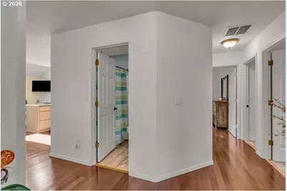 921 Hermanson St, Woodburn, OR 97071 - Photo 22