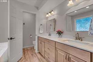 921 Hermanson St, Woodburn, OR 97071 - Photo 32