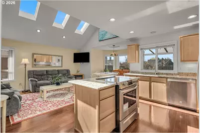 921 Hermanson St, Woodburn, OR 97071 - Photo 10