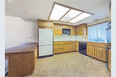 17264 Mountain Dr, Brookings, OR 97415 - Photo 10