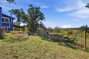 29127 Gimpl Hill Rd, Eugene, OR 97402 - Photo 36