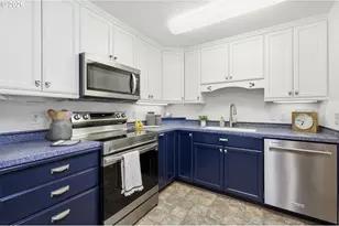 29127 Gimpl Hill Rd, Eugene, OR 97402 - Photo 14
