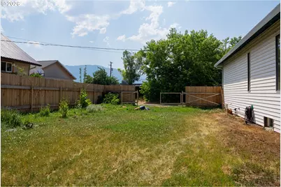 206 NE 1st St, Enterprise, OR 97828 - Photo 8