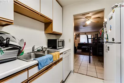 1287 R St, Springfield, OR 97477 - Photo 16