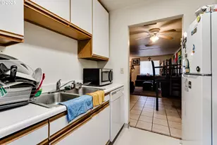 1287 R St, Springfield, OR 97477 - Photo 16