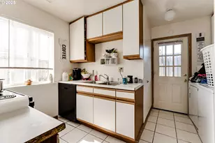 1287 R St, Springfield, OR 97477 - Photo 10