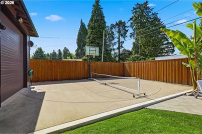 2010 Valhalla St, Eugene, OR 97401 - Photo 40