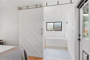 2010 Valhalla St, Eugene, OR 97401 - Photo 22