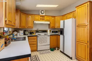 1375 SW 15th St, Hermiston, OR 97838 - Photo 8