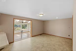 2090 Ash St, North Bend, OR 97459 - Photo 14