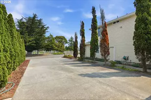 2090 Ash St, North Bend, OR 97459 - Photo 42