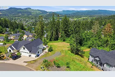 155 66th St, Springfield, OR 97478 - Photo 8
