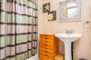 648 S Easy St, Rockaway Beach, OR 97136 - Photo 16