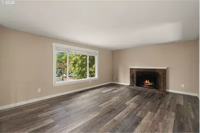 18340 Chris Ct, Gladstone, OR 97027 - Photo 8