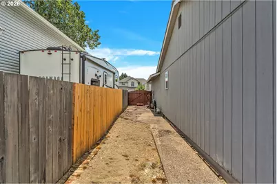 6433 SE Austin Ct, Hillsboro, OR 97123 - Photo 32