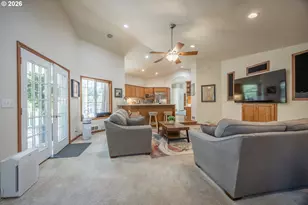 2193 13th St, Florence, OR 97439 - Photo 28