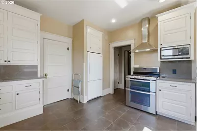 906 SE 1st St, McMinnville, OR 97128 - Photo 12
