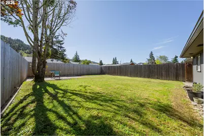 2767 W Langenberg Ave, Roseburg, OR 97471 - Photo 26