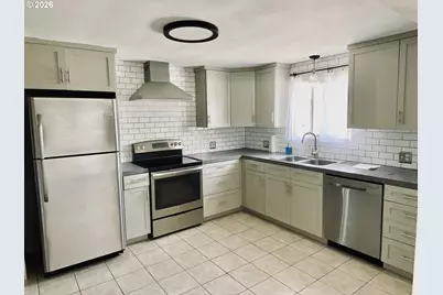 2767 W Langenberg Ave, Roseburg, OR 97471 - Photo 10