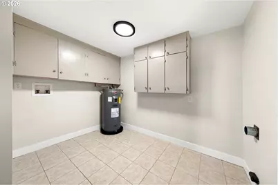 2767 W Langenberg Ave, Roseburg, OR 97471 - Photo 14