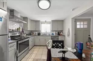 2767 W Langenberg Ave, Roseburg, OR 97471 - Photo 12