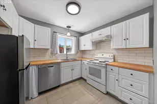 2767 W Langenberg Ave, Roseburg, OR 97471 - Photo 32