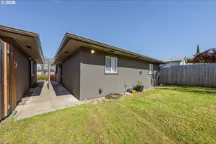 2767 W Langenberg Ave, Roseburg, OR 97471 - Photo 22