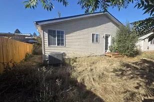 239 W K St, Springfield, OR 97477 - Photo 4