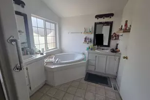 239 W K St, Springfield, OR 97477 - Photo 28