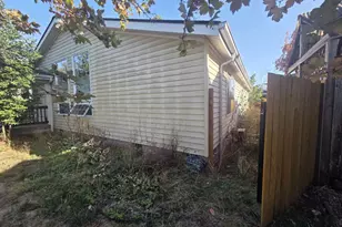 239 W K St, Springfield, OR 97477 - Photo 10
