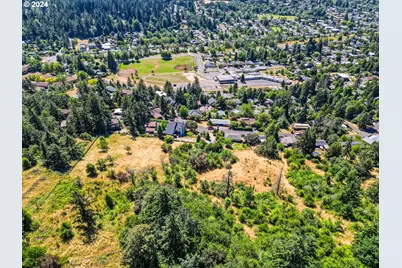 E 38th Ave, Eugene, OR 97405 - Photo 8