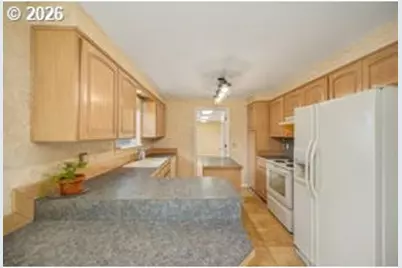 6111 Thurston Rd, Springfield, OR 97478 - Photo 10