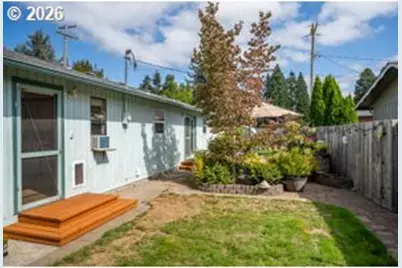 6111 Thurston Rd, Springfield, OR 97478 - Photo 32