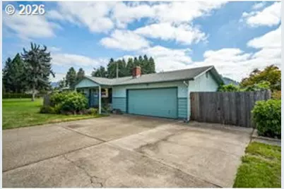 6111 Thurston Rd, Springfield, OR 97478 - Photo 2