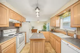 6111 Thurston Rd, Springfield, OR 97478 - Photo 14