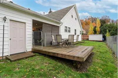 704 Cliff Ct, Silverton, OR 97381 - Photo 30