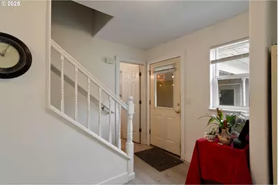 704 Cliff Ct, Silverton, OR 97381 - Photo 6