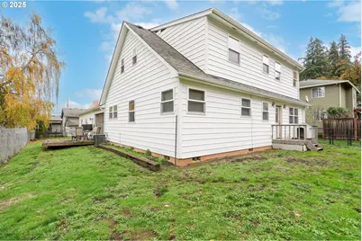 704 Cliff Ct, Silverton, OR 97381 - Photo 32