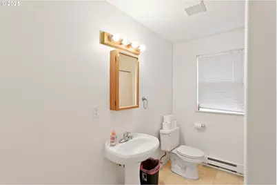 704 Cliff Ct, Silverton, OR 97381 - Photo 24