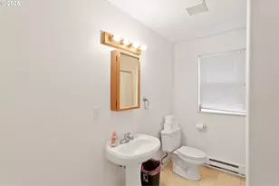 704 Cliff Ct, Silverton, OR 97381 - Photo 24