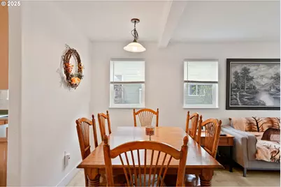 704 Cliff Ct, Silverton, OR 97381 - Photo 10