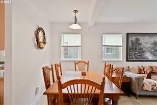 704 Cliff Ct, Silverton, OR 97381 - Photo 10