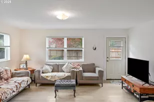 704 Cliff Ct, Silverton, OR 97381 - Photo 12