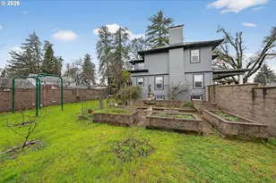 211 S 3rd St, Cottage Grove, OR 97424 - Photo 32