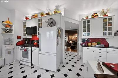 211 S 3rd St, Cottage Grove, OR 97424 - Photo 12