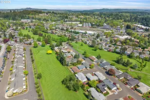 15685 SW Queen Victoria Pl, Portland, OR 97224 - Photo 28